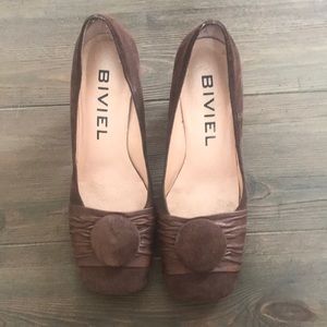 BIVIEL Brown Suede Heels